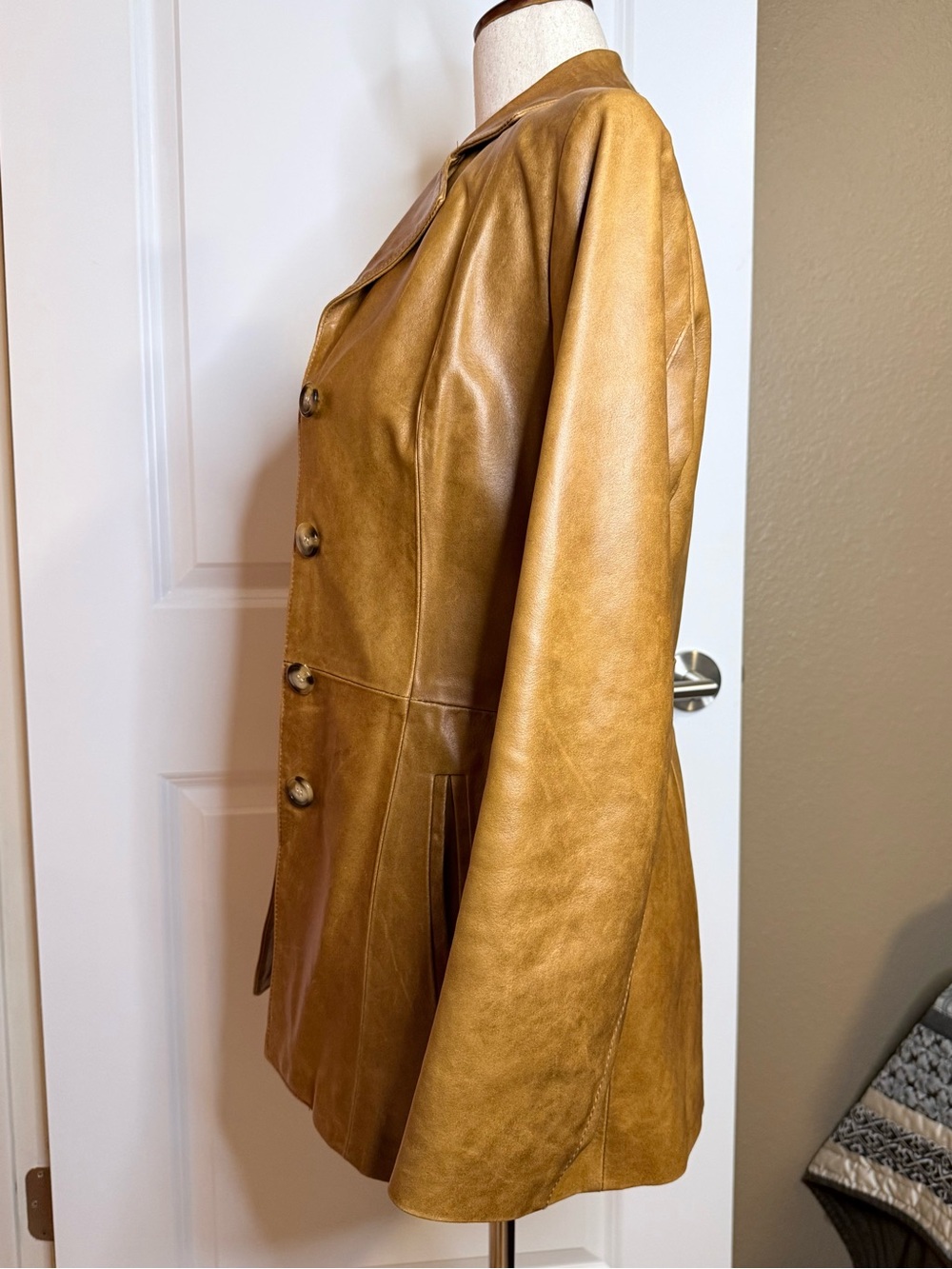 Vintage | Vera Pelle | Italian Leather Jacket | Women’s Size S | Camel Tan - Picture 4 of 12